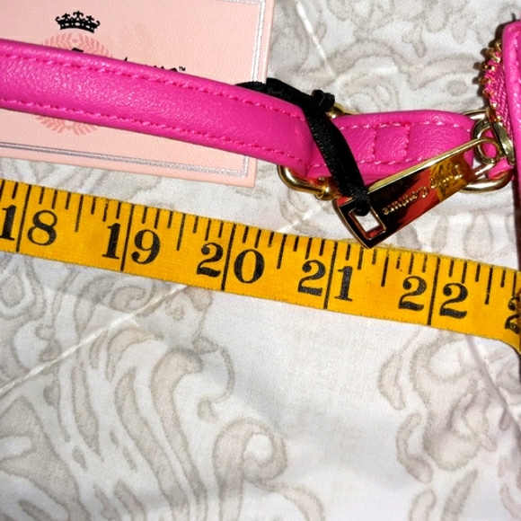 NWT, Beautiful  Juicy Couture cross body purse - Picture 12 of 16